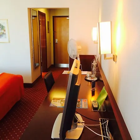 Ξενοδοχείο Courtyard By Marriott 4*