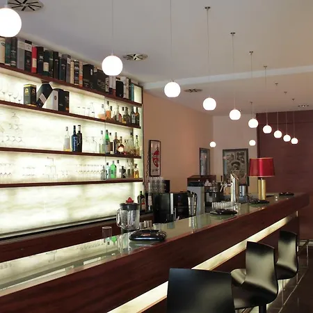 Ξενοδοχείο Courtyard By Marriott 4*