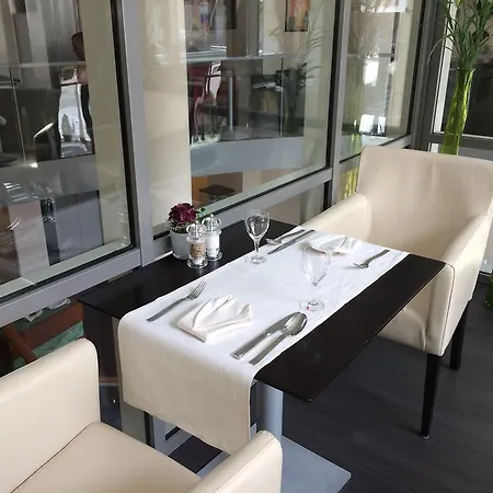 Courtyard By Marriott Hotel