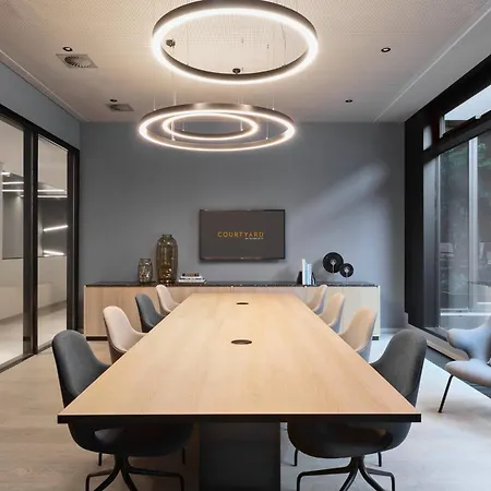 Courtyard By Marriott Отель