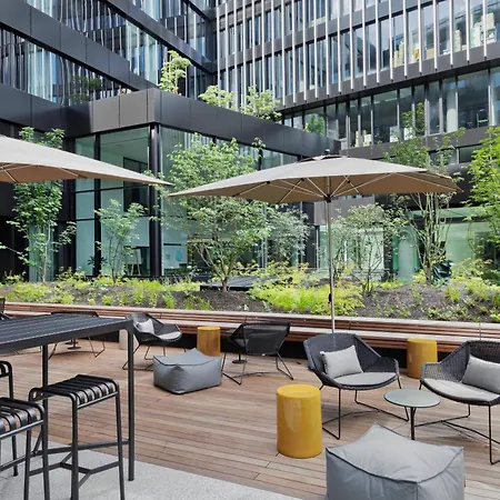 מלון Courtyard By Marriott 4*