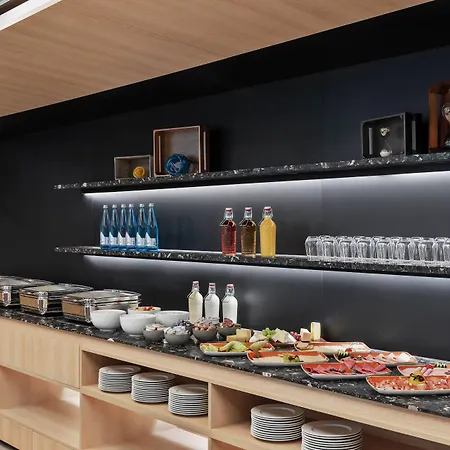 מלון Courtyard By Marriott