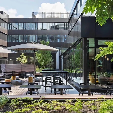 Courtyard By Marriott מלון