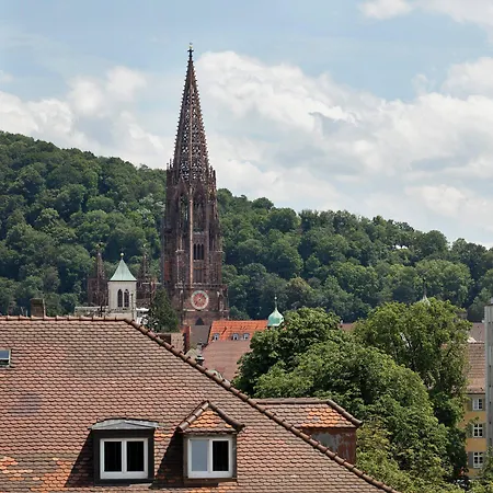 Courtyard By Marriott