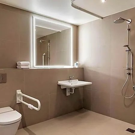 Courtyard By Marriott Hotel