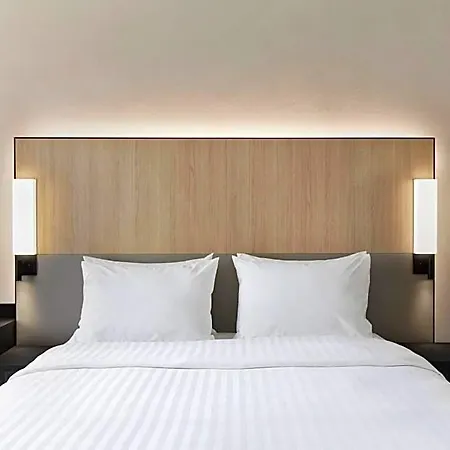 Courtyard By Marriott Hotel