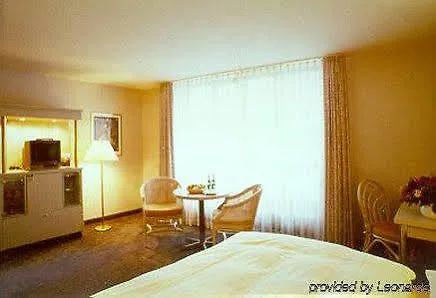 Hotell Courtyard By Marriott