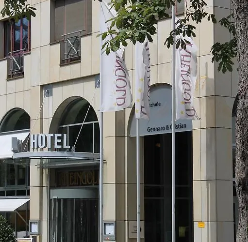 Courtyard By Marriott Hotell 4*
