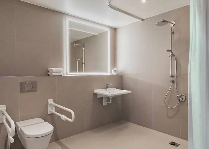 Courtyard By Marriott Hotell