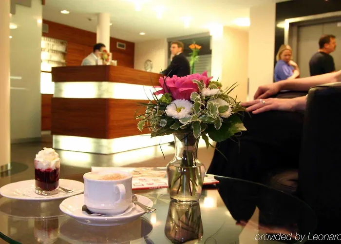 Courtyard By Marriott Hotel